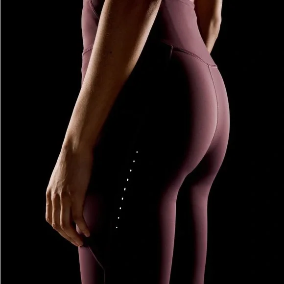 lululemon athletica Fast and Free High-Rise
Tight Leggings 25" with Pockets - Picture 6 of 12